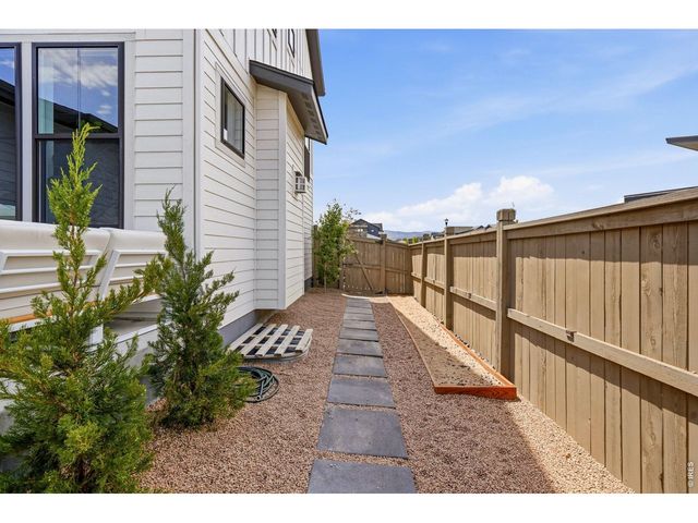 5588 Cottontail Dr, Longmont, CO 80503