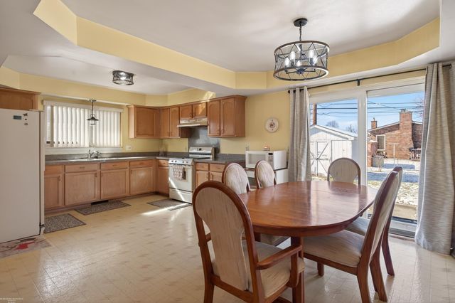 36145 Almont Drive, Sterling Heights, MI 48310