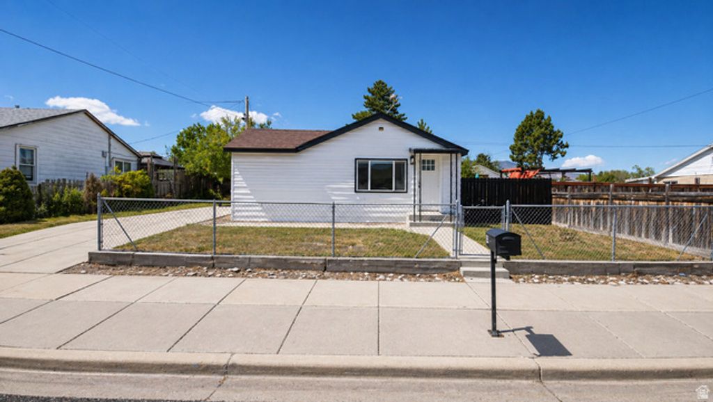 Image 9 of property listing at 54 S HALE ST, Grantsville, UT 84029