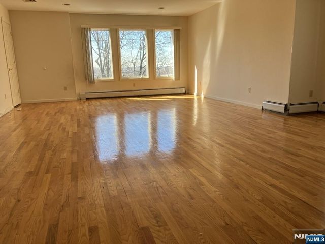 843 Pleasantview Terrace, Ridgefield, NJ 07657