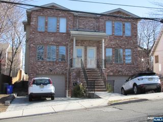 843 Pleasantview Terrace, Ridgefield, NJ 07657