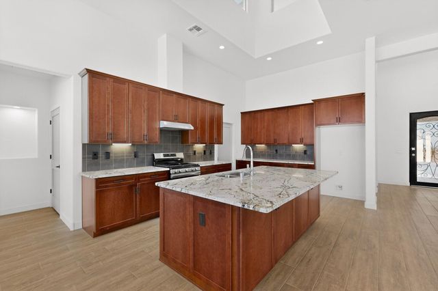 861 11th Avenue SE, Rio Rancho, NM 87124