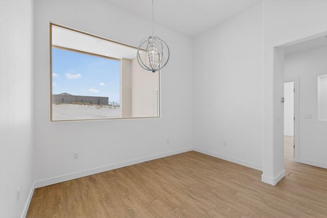 861 11th Avenue SE, Rio Rancho, NM 87124
