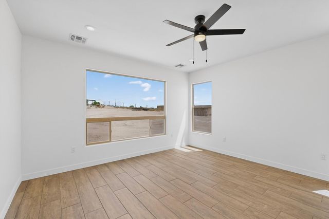 861 11th Avenue SE, Rio Rancho, NM 87124