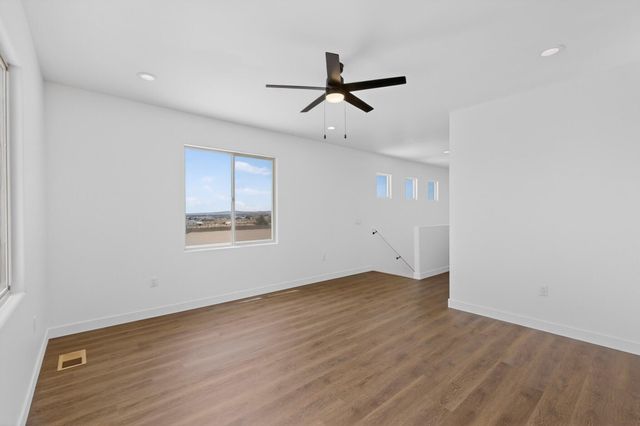 861 11th Avenue SE, Rio Rancho, NM 87124