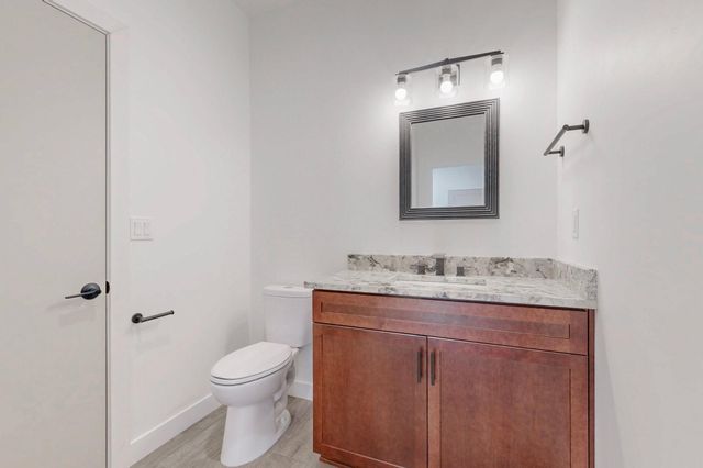 861 11th Avenue SE, Rio Rancho, NM 87124