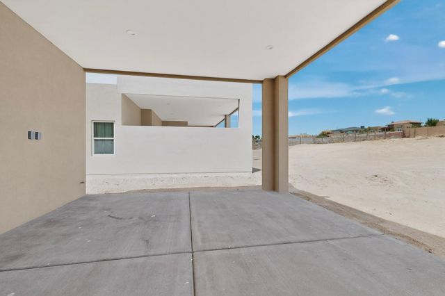 861 11th Avenue SE, Rio Rancho, NM 87124