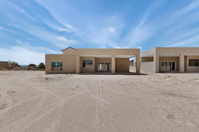 861 11th Avenue SE, Rio Rancho, NM 87124