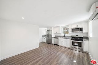 1267 Vin Scully Avenue 1/4, Los Angeles, CA 90026