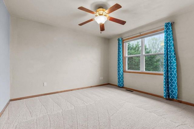 3663 HICKORY RIDGE ROAD, Oshkosh, WI 54904