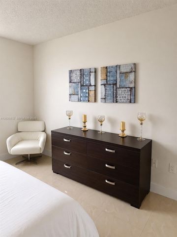 17100 N Bay Road 1605, Sunny Isles Beach, FL 33160