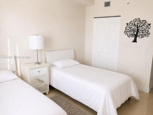 17100 N Bay Road 1605, Sunny Isles Beach, FL 33160