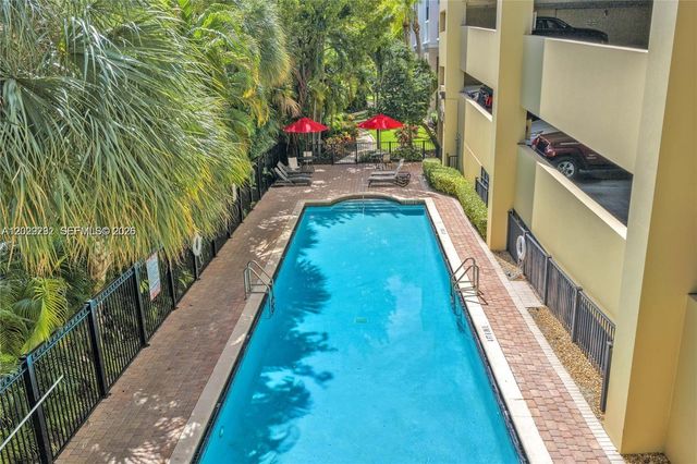 17100 N Bay Road 1605, Sunny Isles Beach, FL 33160