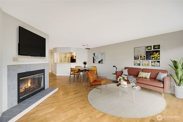 1051 Madison Avenue N, Bainbridge Island, WA 98110