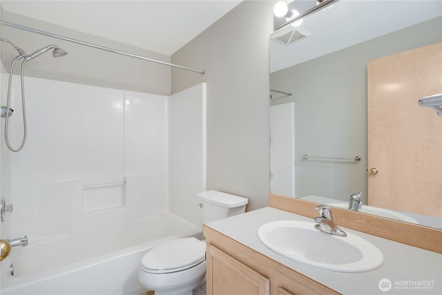 1051 Madison Avenue N, Bainbridge Island, WA 98110