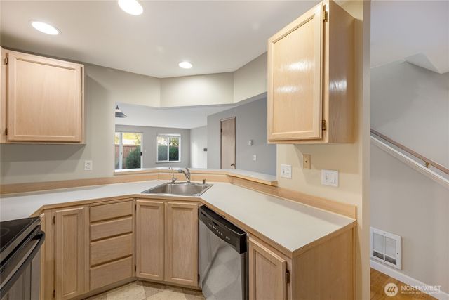 1051 Madison Avenue N, Bainbridge Island, WA 98110