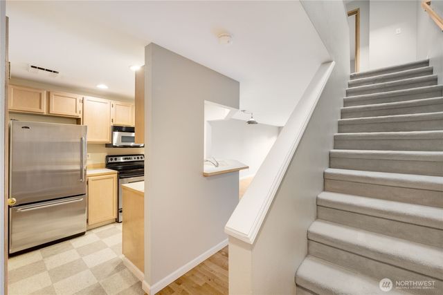 1051 Madison Avenue N, Bainbridge Island, WA 98110