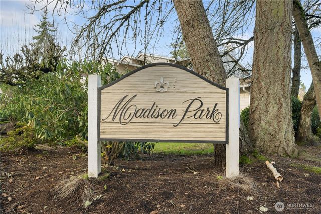 1051 Madison Avenue N, Bainbridge Island, WA 98110