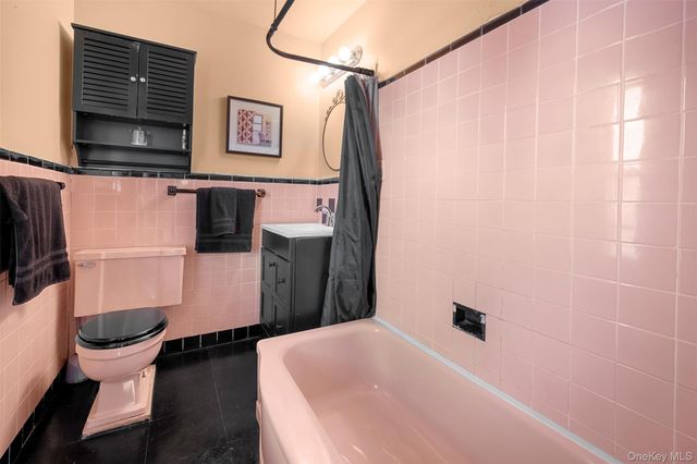 217 Bennett Avenue, Hempstead, NY 11550