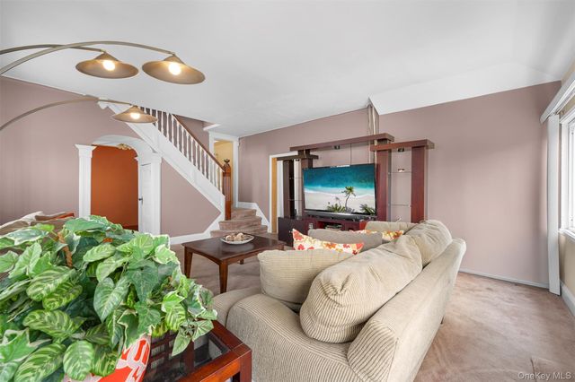 217 Bennett Avenue, Hempstead, NY 11550