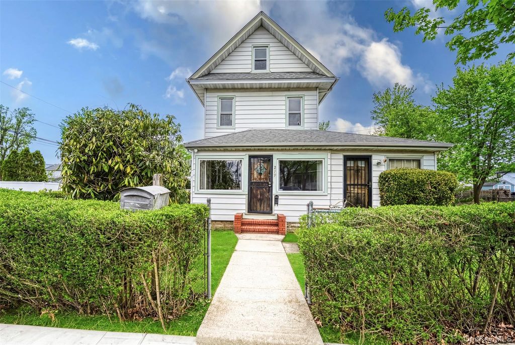 217 Bennett Avenue, Hempstead, NY 11550