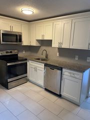 217 Beaver Dam Rd. 8, Plymouth, MA 02360