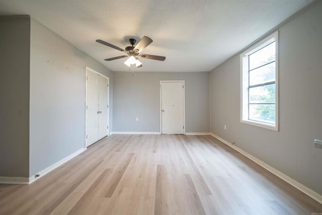 807 Walnut Street, Conway, AR 72032