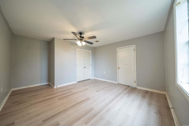 807 Walnut Street, Conway, AR 72032