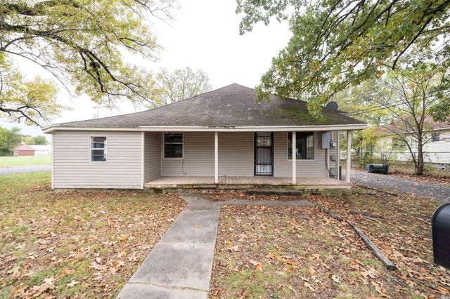 807 Walnut Street, Conway, AR 72032