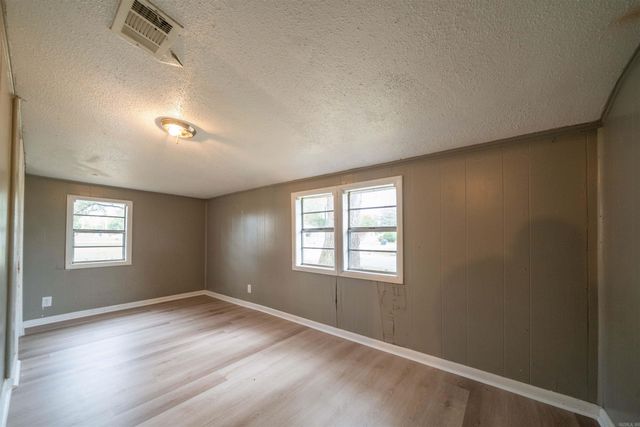 807 Walnut Street, Conway, AR 72032