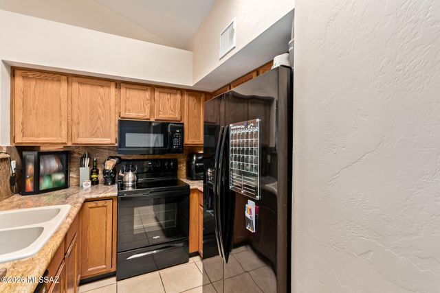6337 N Willowbrook Drive, Tucson, AZ 85704