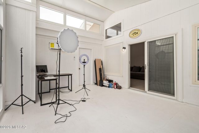 6337 N Willowbrook Drive, Tucson, AZ 85704