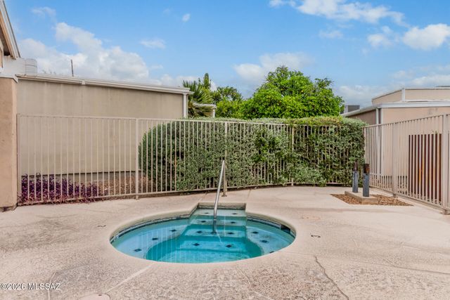 6337 N Willowbrook Drive, Tucson, AZ 85704
