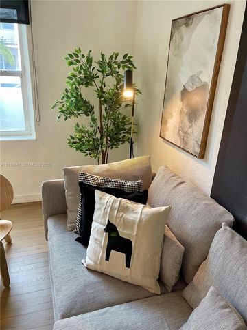 1001 7th St 104, Miami Beach, FL 33139