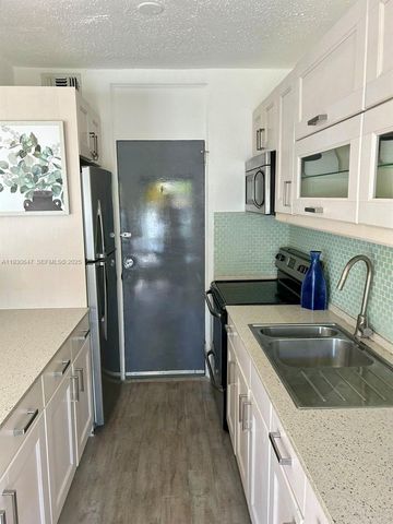 1001 7th St 104, Miami Beach, FL 33139