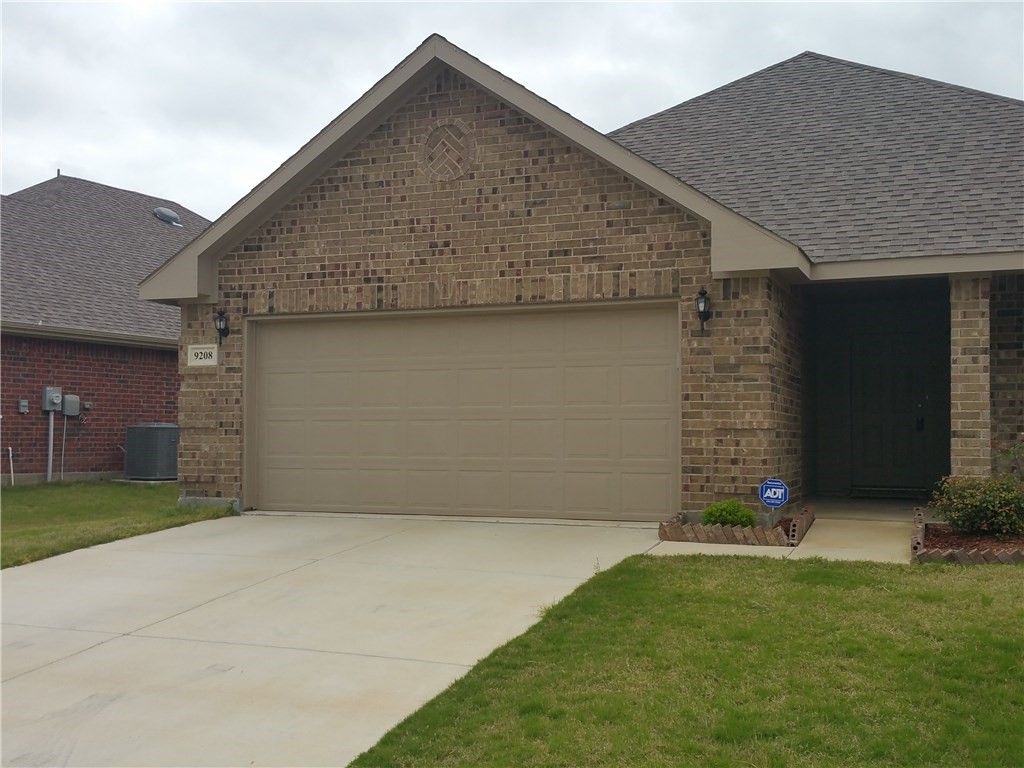 9208 San Tejas Drive, Fort Worth, TX 76177
