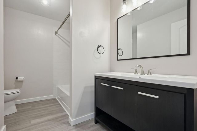 323 Sheffield Court 5, Roselle, IL 60172