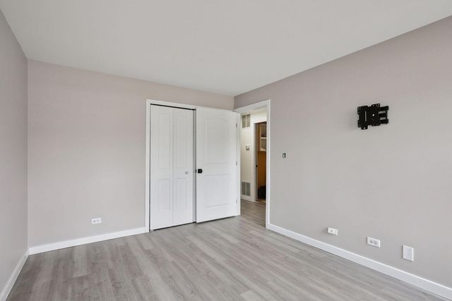 323 Sheffield Court 5, Roselle, IL 60172