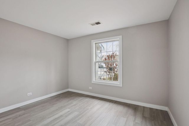 323 Sheffield Court 5, Roselle, IL 60172