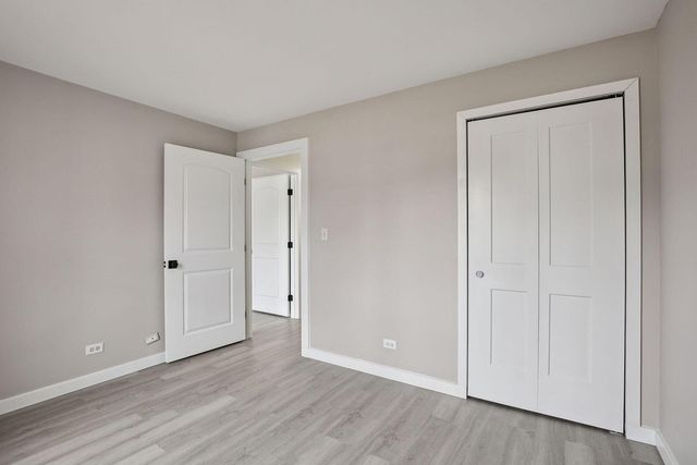 323 Sheffield Court 5, Roselle, IL 60172