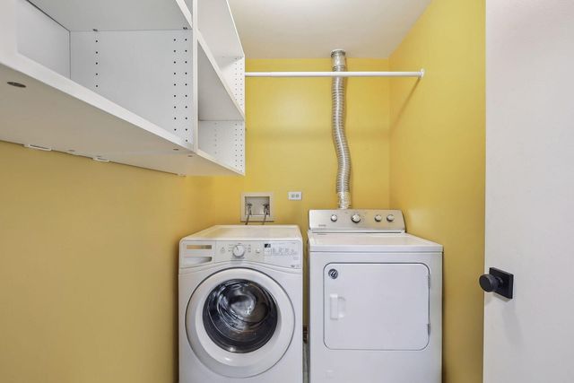 323 Sheffield Court 5, Roselle, IL 60172