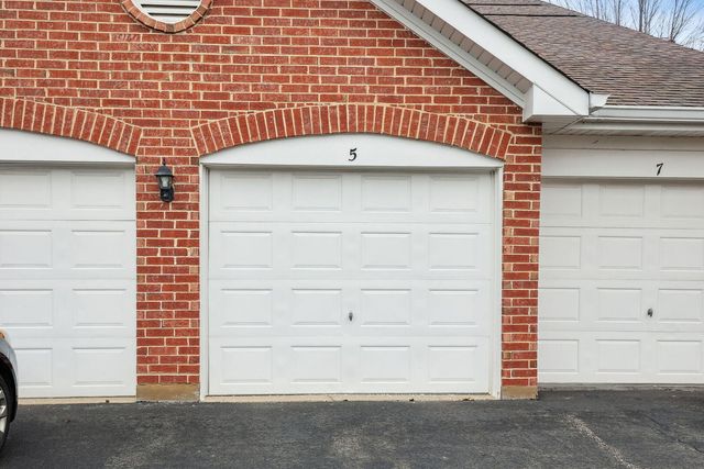 323 Sheffield Court 5, Roselle, IL 60172