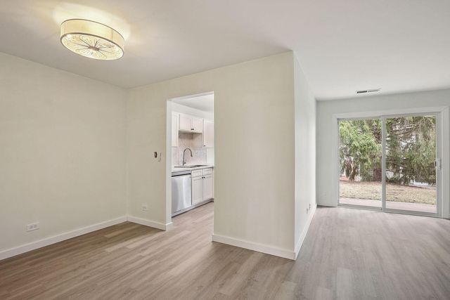 323 Sheffield Court 5, Roselle, IL 60172