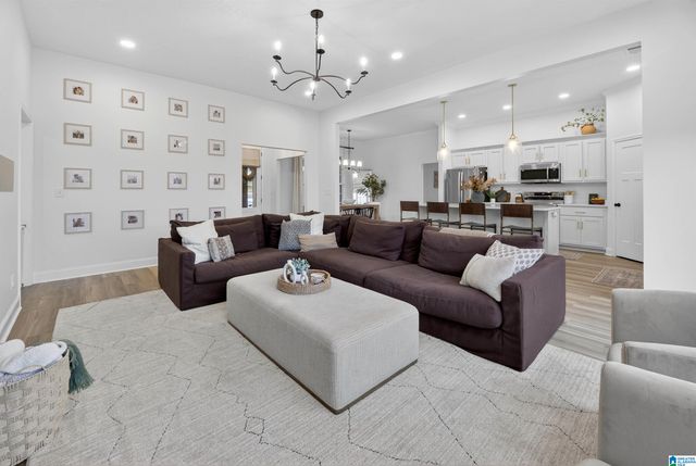 552 WATERFORD WAY, Jacksonville, AL 36265