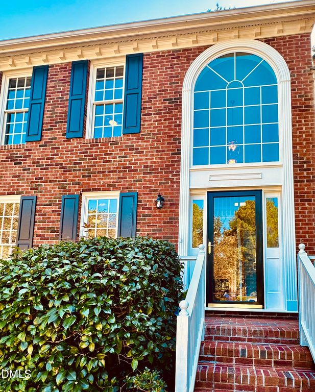 1233 Cranebridge Place, Chapel Hill, NC 27517