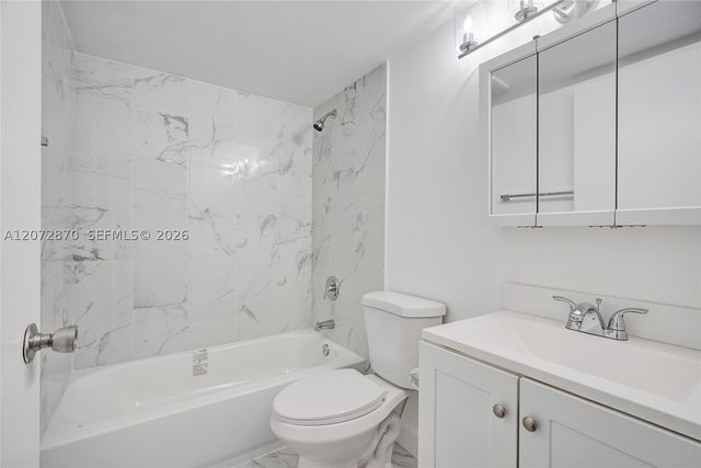770 Claughton Island Dr 709, Miami, FL 33131
