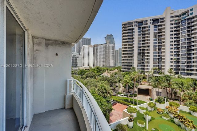 770 Claughton Island Dr 709, Miami, FL 33131