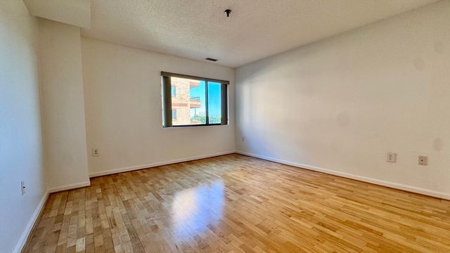 3920 Mystic Valley Pkwy 817, Medford, MA 02155