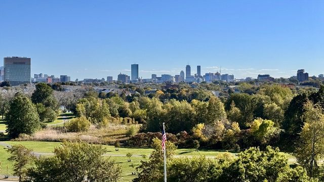 3920 Mystic Valley Pkwy 817, Medford, MA 02155