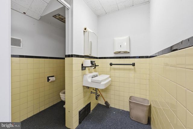 100 MANTUA BLVD, Mantua, NJ 08051